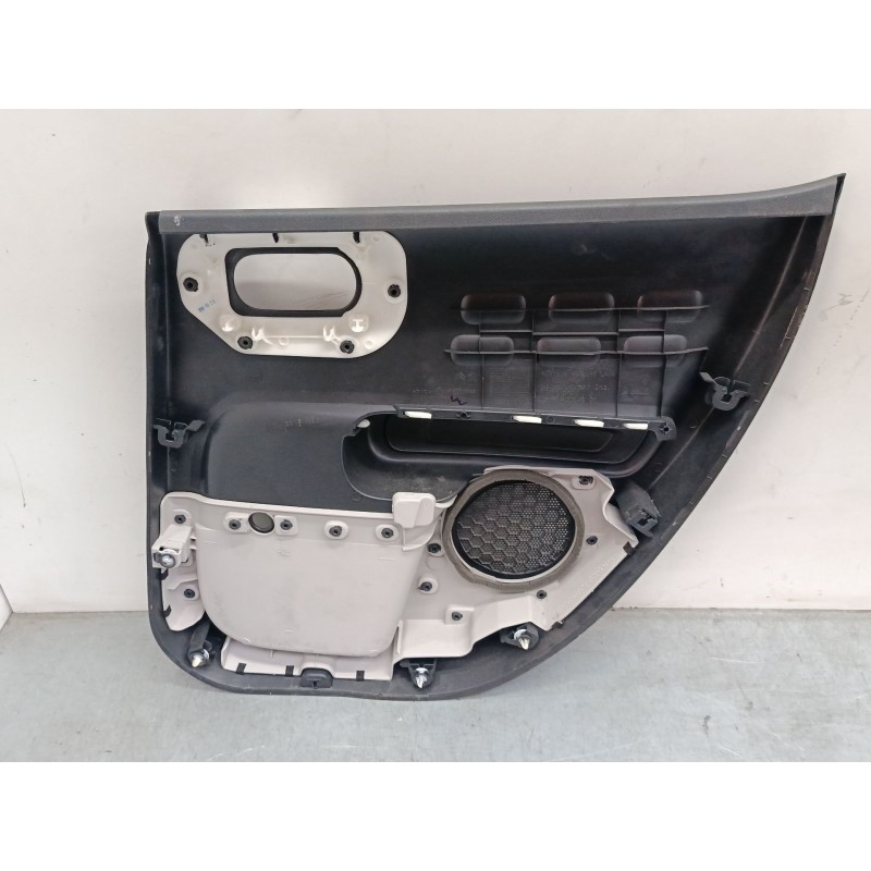 Recambio de guarnecido puerta trasero izquierdo para citroën c3 iii (sx) 1.2 vti 82 referencia OEM IAM   