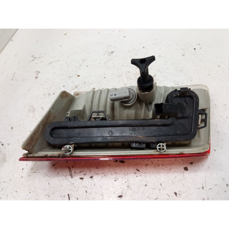 Recambio de piloto trasero porton izquierdo para renault laguna iii (bt0/1) 1.5 dci (bt00, bt0a, bt0t, bt1j) referencia OEM IAM 