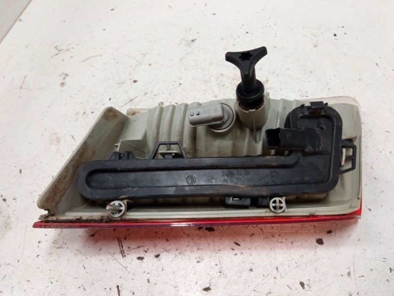 Recambio de piloto trasero porton izquierdo para renault laguna iii (bt0/1) 1.5 dci (bt00, bt0a, bt0t, bt1j) referencia OEM IAM 