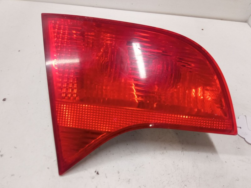 Recambio de piloto trasero porton izquierdo para audi a4 b7 (8ec) 2.0 tdi 16v referencia OEM IAM 8E9945093  