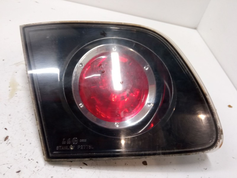 Recambio de piloto trasero porton izquierdo para mazda 3 sedán (bk) 1.6 di turbo (bk12y) referencia OEM IAM   