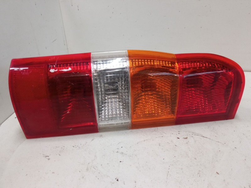 Recambio de piloto trasero izquierdo para ford transit caja/chasis (fm_ _, fn_ _) 2.4 di (f_a_, f_b_, f_c_, f_d_) referencia OEM