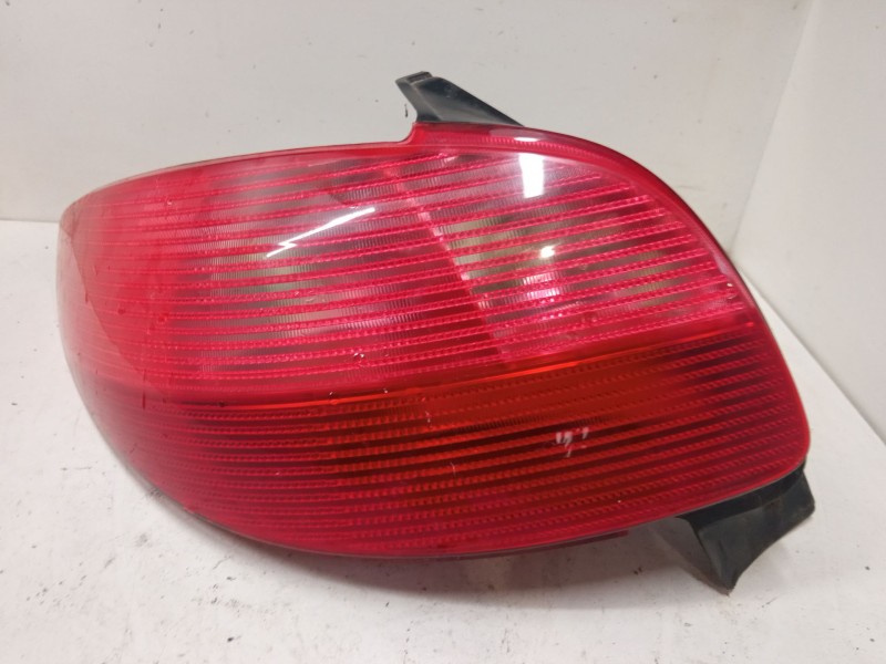 Recambio de piloto trasero izquierdo para peugeot 206 hatchback (2a/c) 1.4 i referencia OEM IAM   