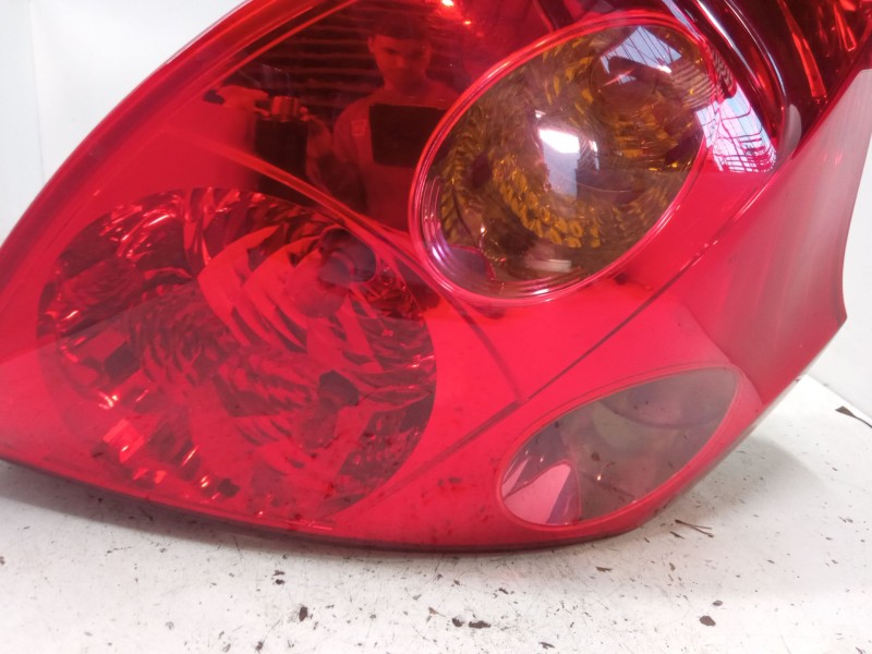 Recambio de piloto trasero izquierdo para kia cee´d hatchback (ed) 1.4 referencia OEM IAM 082231928LR  