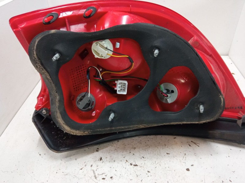 Recambio de piloto trasero izquierdo para kia cee´d hatchback (ed) 1.4 referencia OEM IAM 082231928LR  