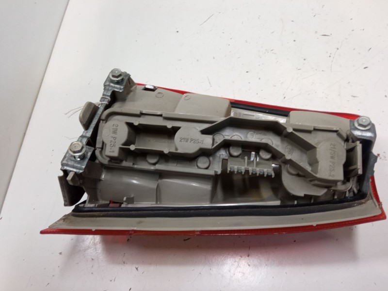 Recambio de piloto trasero izquierdo para opel kadett e hatchback (t85) 1.8 i (c08, c48, d08, d48) referencia OEM IAM   