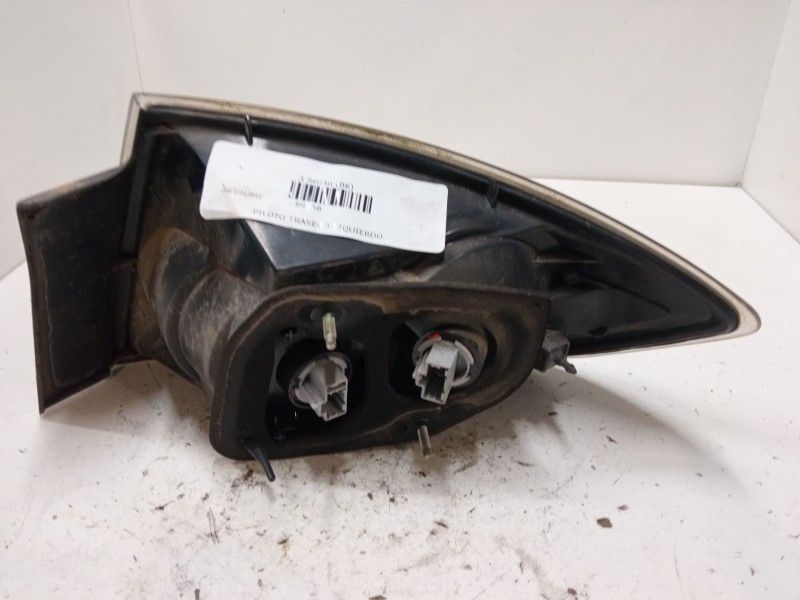 Recambio de piloto trasero izquierdo para mazda 3 sedán (bk) 1.6 di turbo (bk12y) referencia OEM IAM   