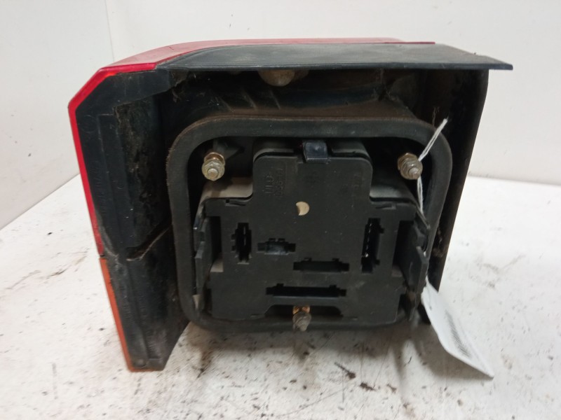 Recambio de piloto trasero derecho para volkswagen caravelle 2,4 5v 2-aab-2m referencia OEM IAM   