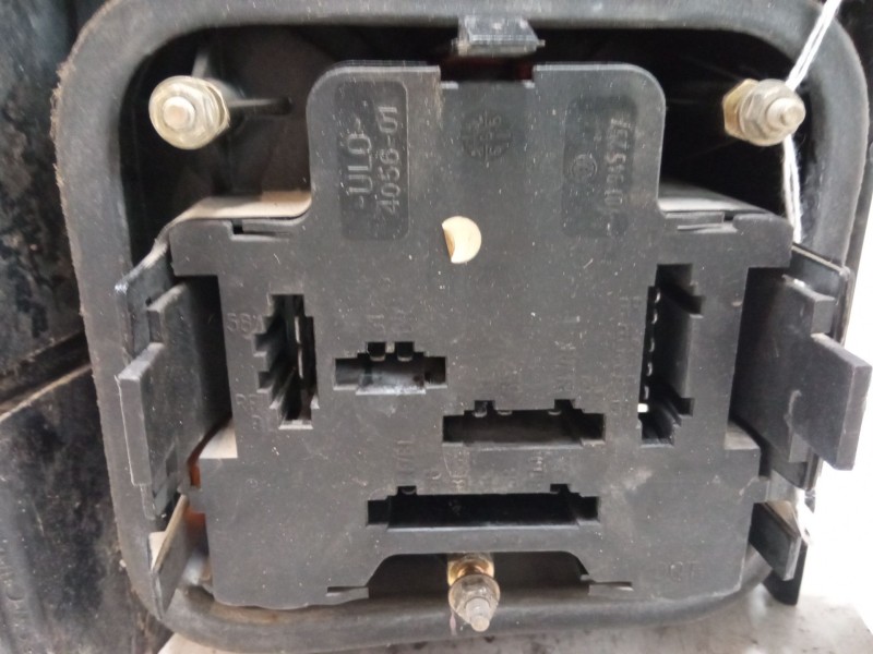 Recambio de piloto trasero derecho para volkswagen caravelle 2,4 5v 2-aab-2m referencia OEM IAM   