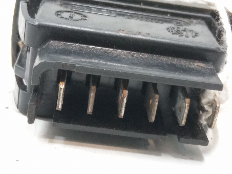 Recambio de mando elevalunas delantero izquierdo para renault megane i (ba0/1_) 1.9 dti (ba08, ba0n) referencia OEM IAM   