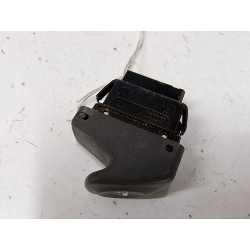 Recambio de mando elevalunas delantero derecho para renault megane scénic (ja0/1_) 1.9 dti (ja0n) referencia OEM IAM   