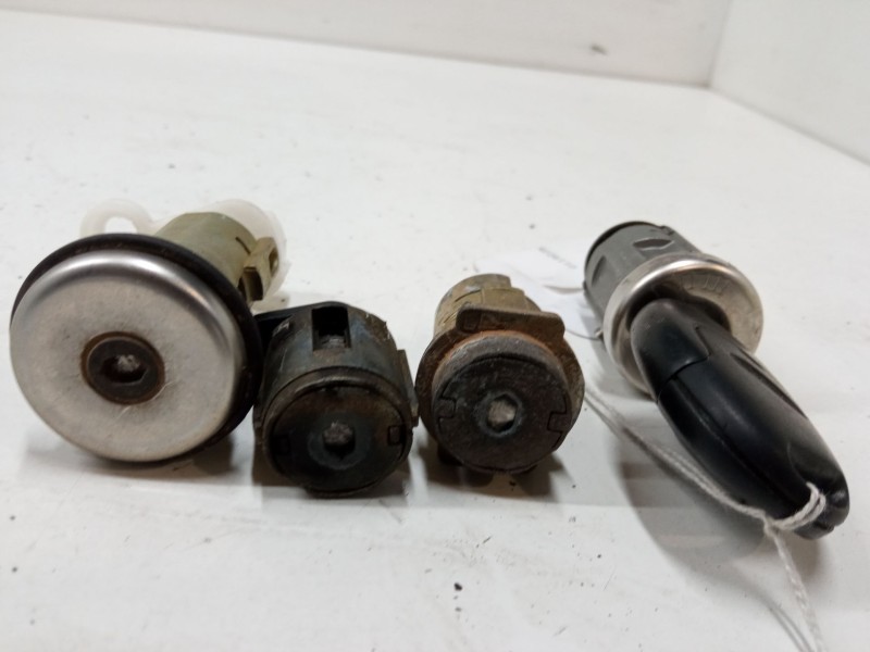 Recambio de kit bombines para ford fiesta v (jh_, jd_) st150 referencia OEM IAM   