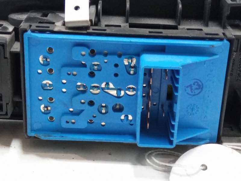 Recambio de mando elevalunas delantero izquierdo para fiat grande punto (199_) 1.4 16v (199bxg1b, 199axg1b) referencia OEM IAM  