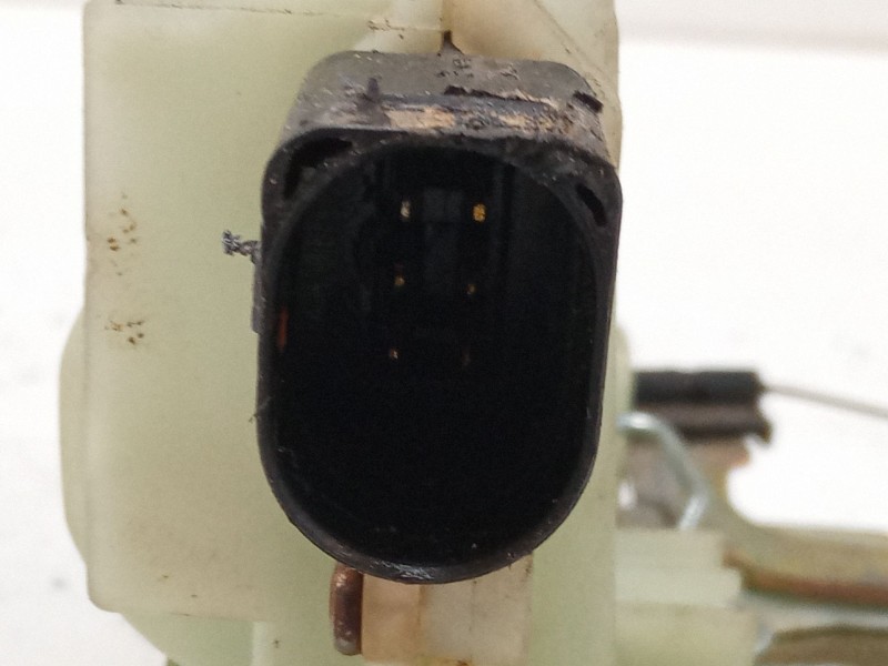 Recambio de cerradura puerta trasera izquierda para volkswagen golf iv (1j1) 1.4 16v referencia OEM IAM   