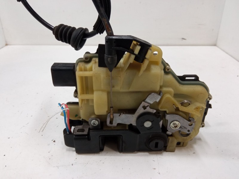 Recambio de cerradura puerta trasera derecha para volkswagen golf iv (1j1) 1.4 16v referencia OEM IAM   