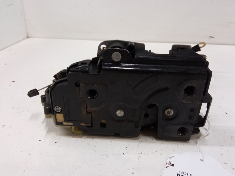 Recambio de cerradura puerta trasera derecha para volkswagen golf iv (1j1) 1.4 16v referencia OEM IAM   