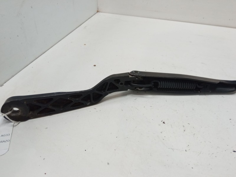 Recambio de brazo limpia delantero izquierdo para volkswagen golf iv (1j1) 1.4 16v referencia OEM IAM   