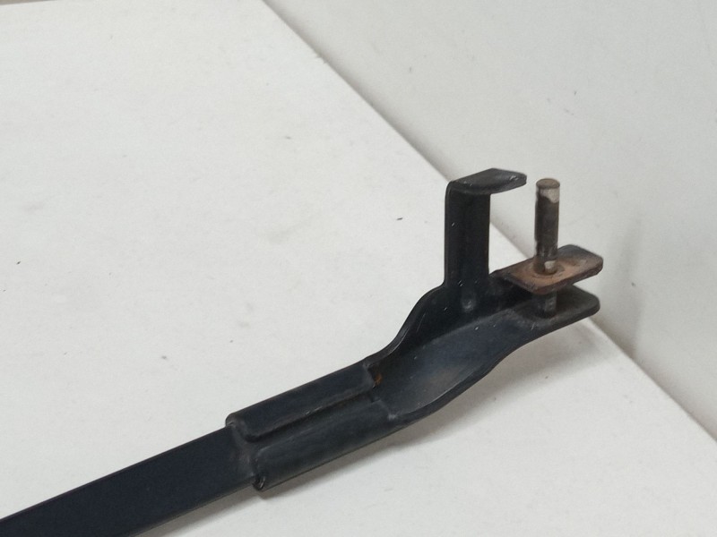 Recambio de brazo limpia delantero izquierdo para volkswagen golf iv (1j1) 1.4 16v referencia OEM IAM   