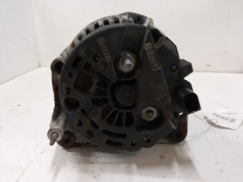 Recambio de alternador para volkswagen golf iv (1j1) 1.4 16v referencia OEM IAM 028903028D  