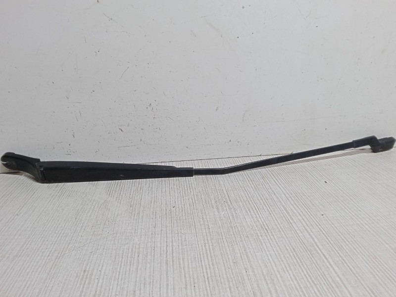 Recambio de brazo limpia delantero izquierdo para peugeot 3008 suv (mc_, mr_, mj_, m4_) 1.6 bluehdi 120 referencia OEM IAM   