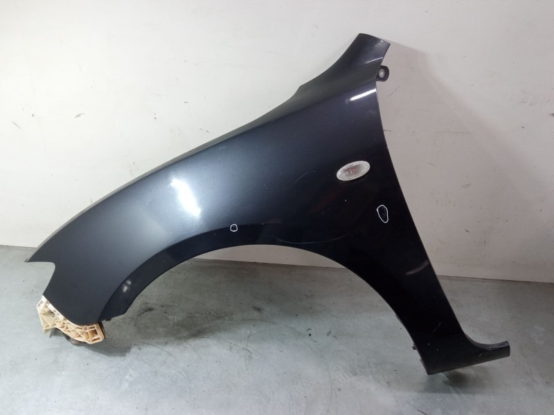 Recambio de aleta delantera izquierda para mazda 3 sedán (bk) 1.6 di turbo (bk12y) referencia OEM IAM   