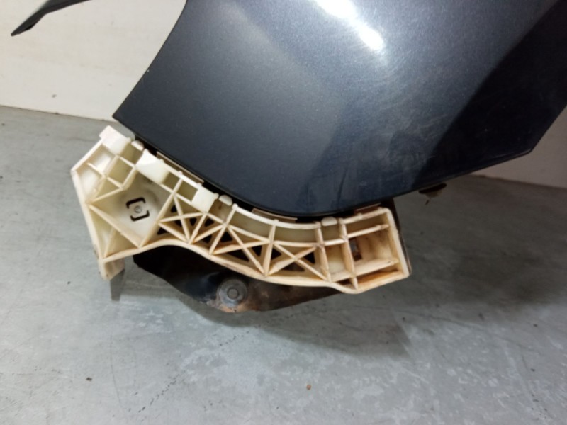 Recambio de aleta delantera izquierda para mazda 3 sedán (bk) 1.6 di turbo (bk12y) referencia OEM IAM   