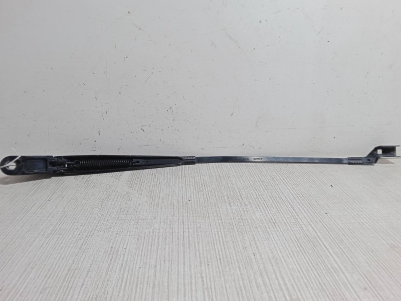 Recambio de brazo limpia delantero izquierdo para peugeot 3008 suv (mc_, mr_, mj_, m4_) 1.6 bluehdi 120 referencia OEM IAM   