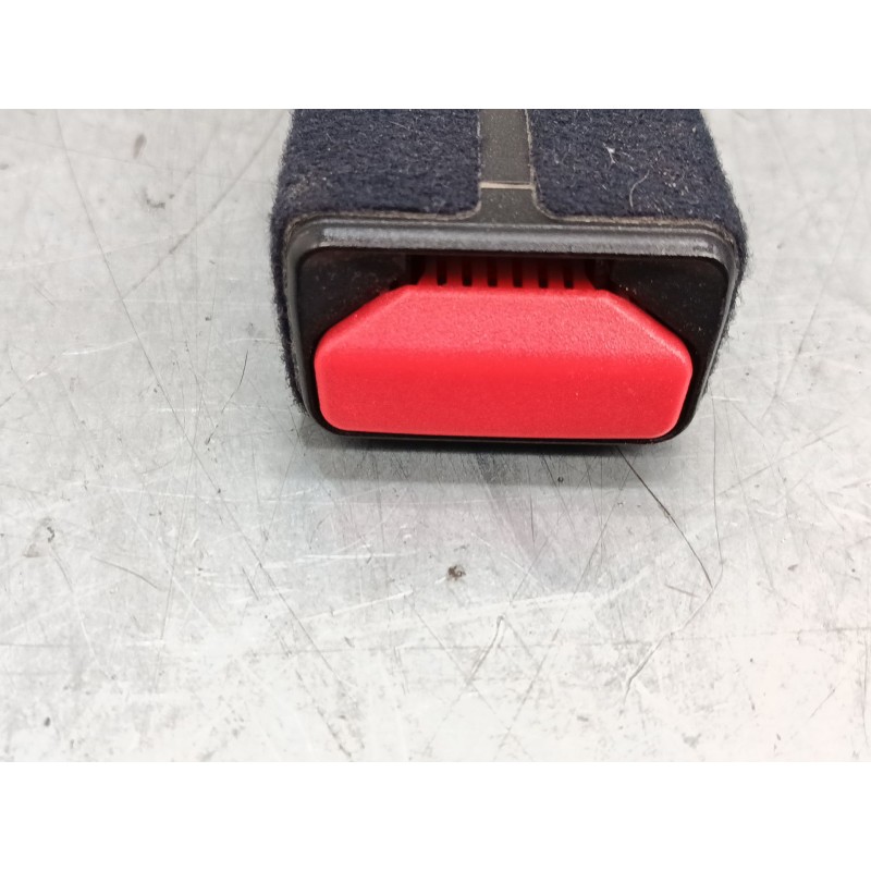 Recambio de anclaje cinturon delantero izquierdo para citroën c3 iii (sx) 1.2 vti 82 referencia OEM IAM   