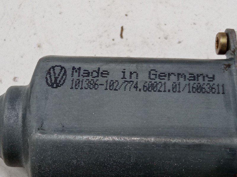 Recambio de motor elevaluna delantero derecho para volkswagen golf iv (1j1) 1.4 16v referencia OEM IAM 1C959802A  