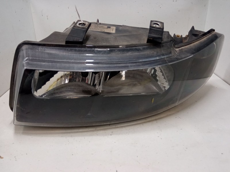 Recambio de faro izquierdo para seat leon (1m1) 1.6 referencia OEM IAM 1M1941001D  