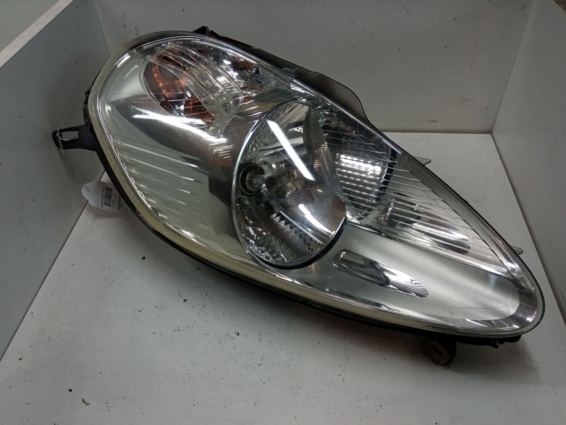 Recambio de faro izquierdo para fiat grande punto (199_) 1.4 16v (199bxg1b, 199axg1b) referencia OEM IAM   