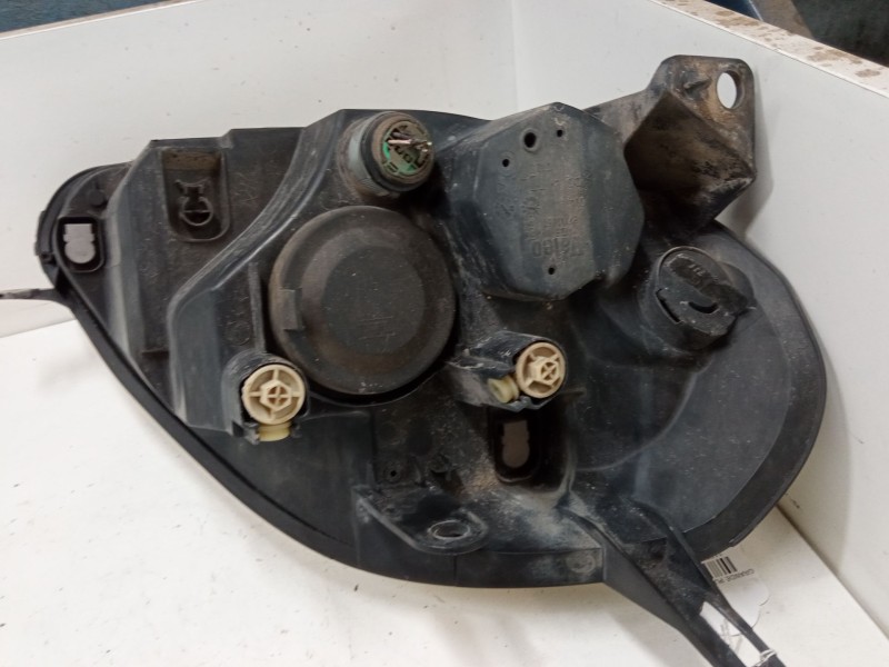 Recambio de faro izquierdo para fiat grande punto (199_) 1.4 16v (199bxg1b, 199axg1b) referencia OEM IAM   