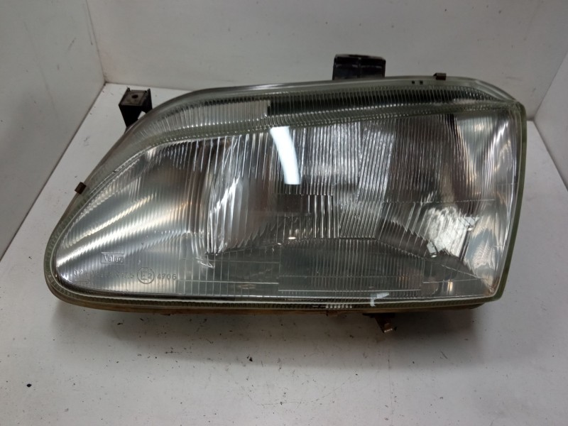 Recambio de faro izquierdo para renault megane i (ba0/1_) 1.9 dti (ba08, ba0n) referencia OEM IAM   