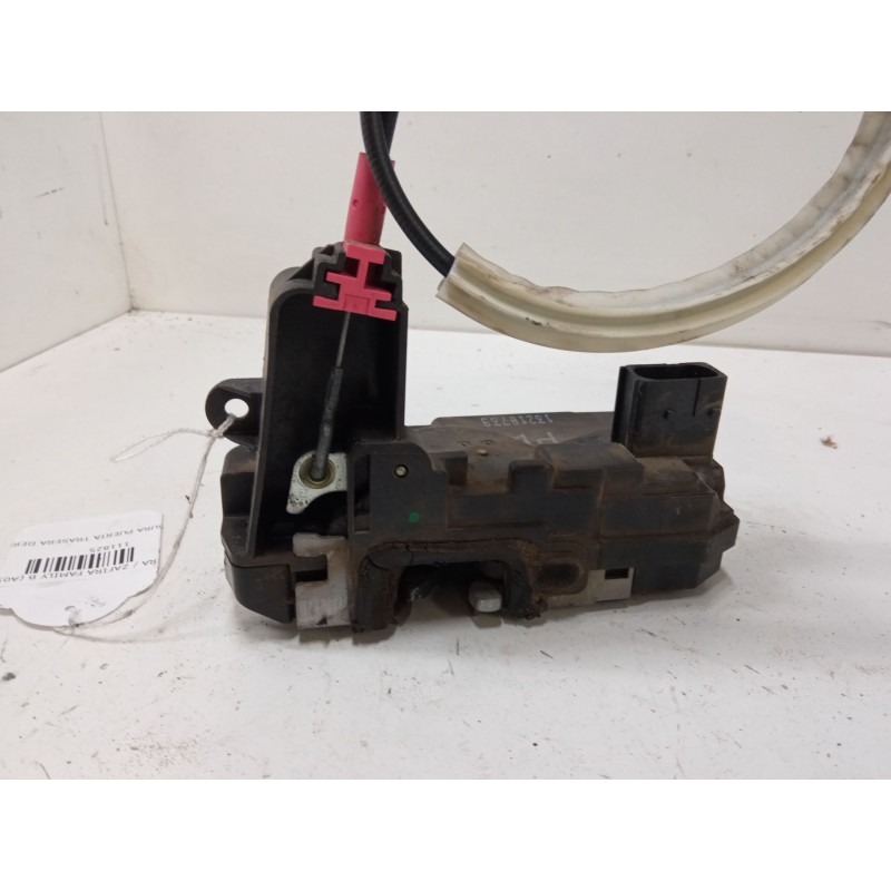 Recambio de cerradura puerta trasera derecha para opel zafira / zafira family b (a05) 1.7 cdti (m75) referencia OEM IAM   