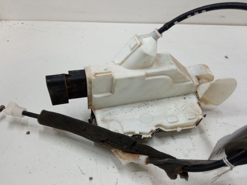 Recambio de cerradura puerta delantera izquierda para citroën c3 ii (sc_) 1.2 vti 82 referencia OEM IAM   