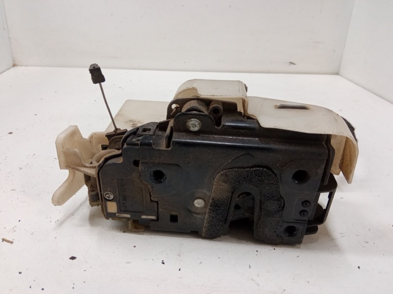 Recambio de cerradura puerta delantera derecha para volkswagen polo iv (9n_, 9a_) 1.4 tdi referencia OEM IAM   