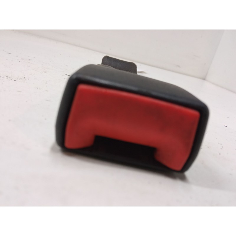 Recambio de anclaje cinturon trasero izquierdo para fiat doblo furgoneta/monovolumen (223_) 1.3 d multijet referencia OEM IAM   