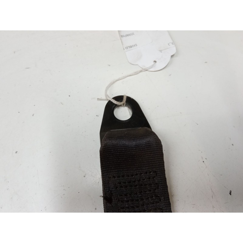 Recambio de anclaje cinturon trasero izquierdo para fiat doblo furgoneta/monovolumen (223_) 1.3 d multijet referencia OEM IAM   