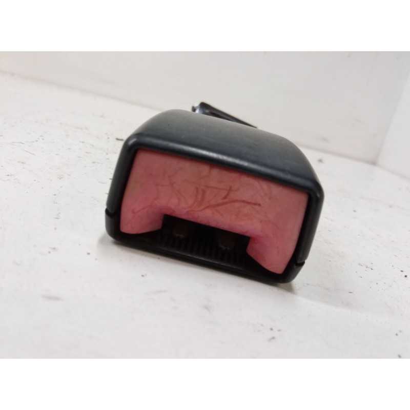 Recambio de anclaje cinturon trasero central para fiat grande punto (199_) 1.4 16v (199bxg1b, 199axg1b) referencia OEM IAM   