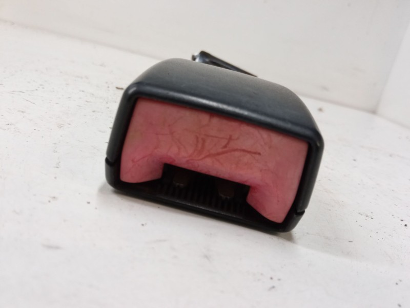 Recambio de anclaje cinturon trasero central para fiat grande punto (199_) 1.4 16v (199bxg1b, 199axg1b) referencia OEM IAM   