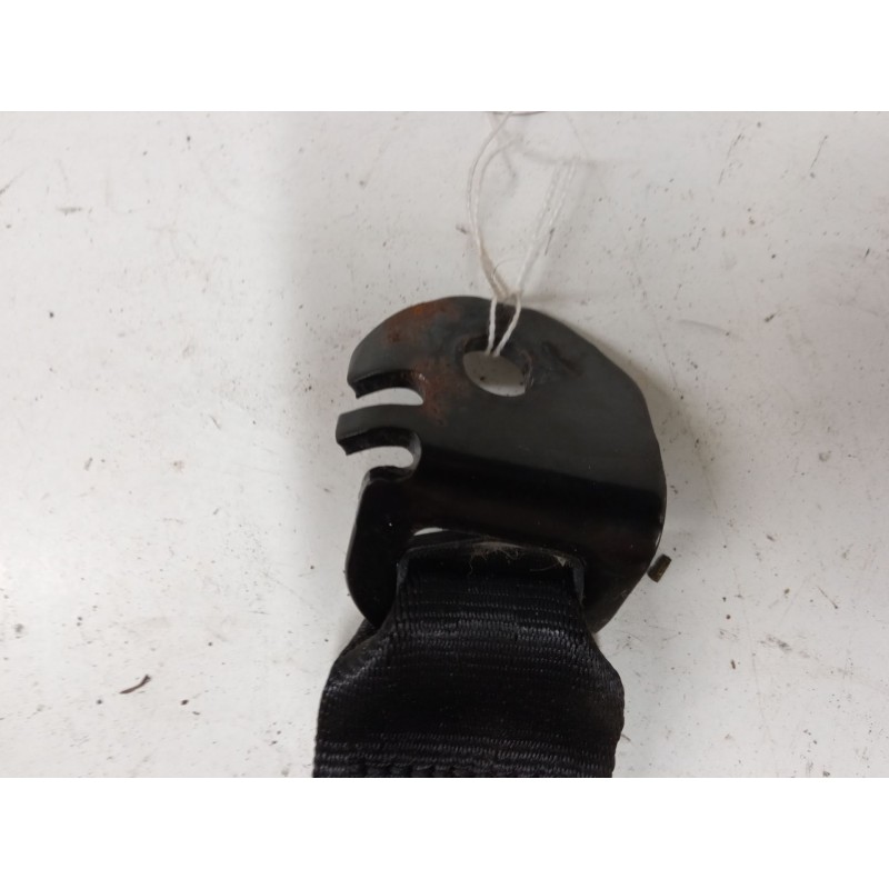 Recambio de anclaje cinturon trasero central para fiat grande punto (199_) 1.4 16v (199bxg1b, 199axg1b) referencia OEM IAM   