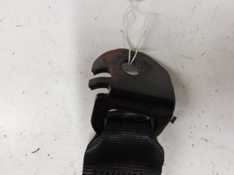 Recambio de anclaje cinturon trasero central para fiat grande punto (199_) 1.4 16v (199bxg1b, 199axg1b) referencia OEM IAM   