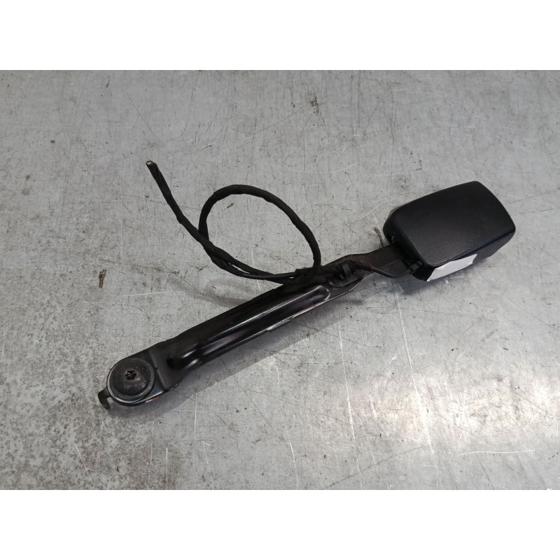 Recambio de anclaje cinturon delantero derecho para renault megane iii hatchback (bz0/1_, b3_) 1.2 tce (bz2b, bz11) referencia O