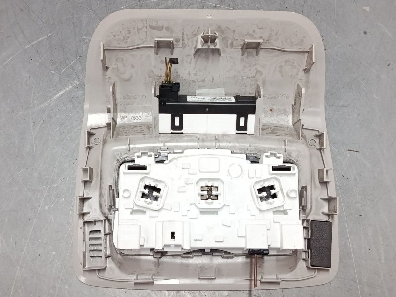 Recambio de luz interior delantera para citroën c3 iii (sx) 1.2 vti 82 referencia OEM IAM 9825205380  