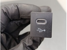 Recambio de puerto usb tipo c para toyota corolla station wagon (_e21_) 1.8 hybrid (zwe211) referencia OEM IAM 8619002110   2