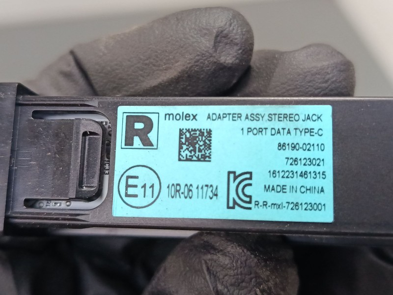 Recambio de puerto usb tipo c para toyota corolla station wagon (_e21_) 1.8 hybrid (zwe211) referencia OEM IAM 8619002110  