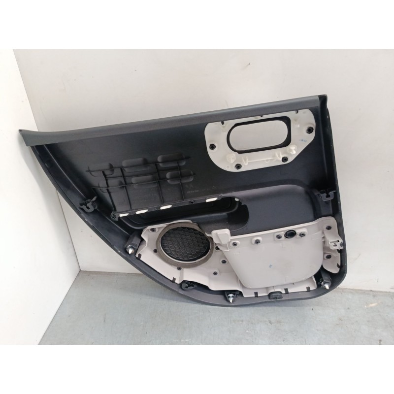 Recambio de guarnecido puerta trasera derecha para citroën c3 iii (sx) 1.2 vti 82 referencia OEM IAM   