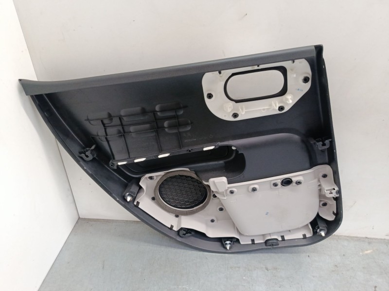 Recambio de guarnecido puerta trasera derecha para citroën c3 iii (sx) 1.2 vti 82 referencia OEM IAM   