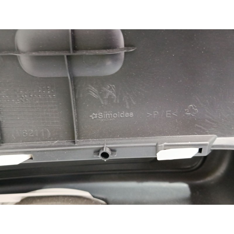 Recambio de guarnecido puerta trasera derecha para citroën c3 iii (sx) 1.2 vti 82 referencia OEM IAM   