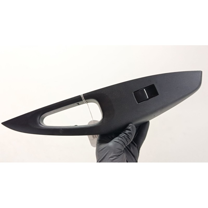 Recambio de mando elevalunas trasero izquierdo para toyota corolla station wagon (_e21_) 1.8 hybrid (zwe211) referencia OEM IAM 